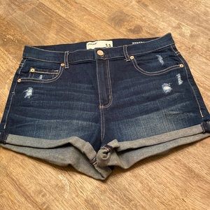 NWOT.  Garage denim short.   Size 11